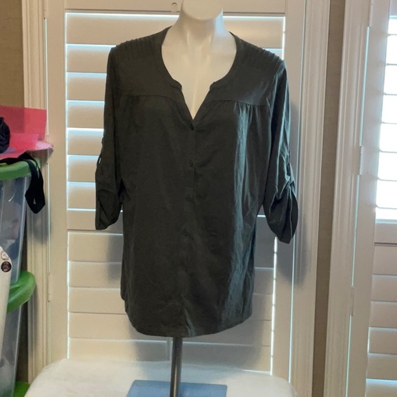 St. John's Bay Black 3/4 Sleeve Buttoned Blouse - Picture 1 of 9